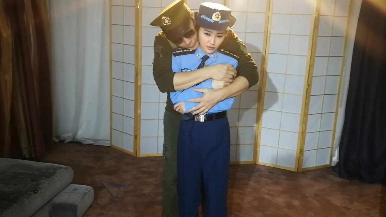 李冰冰 空軍女上尉被俘